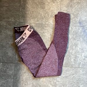 Gym shark leggings